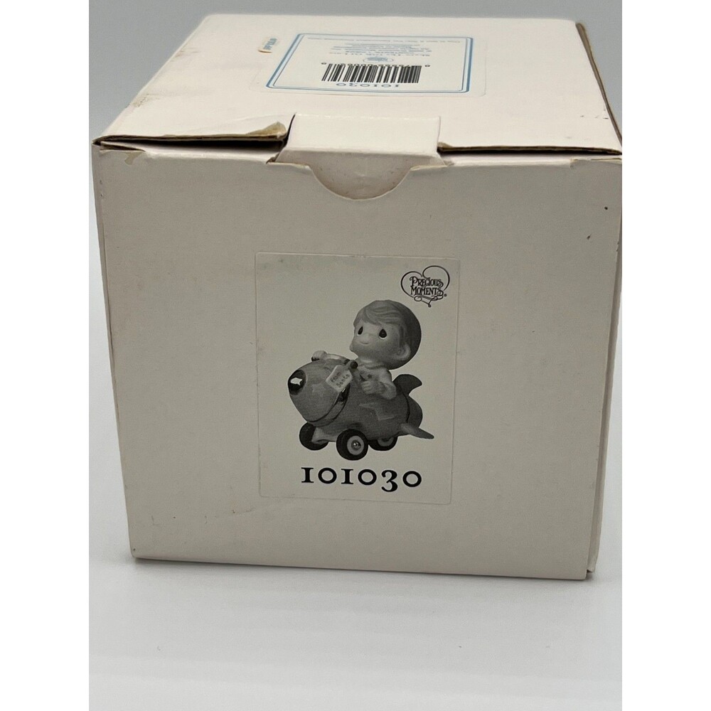 PRECIOUS MOMENTS "HOLD ON TO YOUR DREAMS " 2009 RARE!! Porcelain Bisque Figurine - Picture 2 of 15